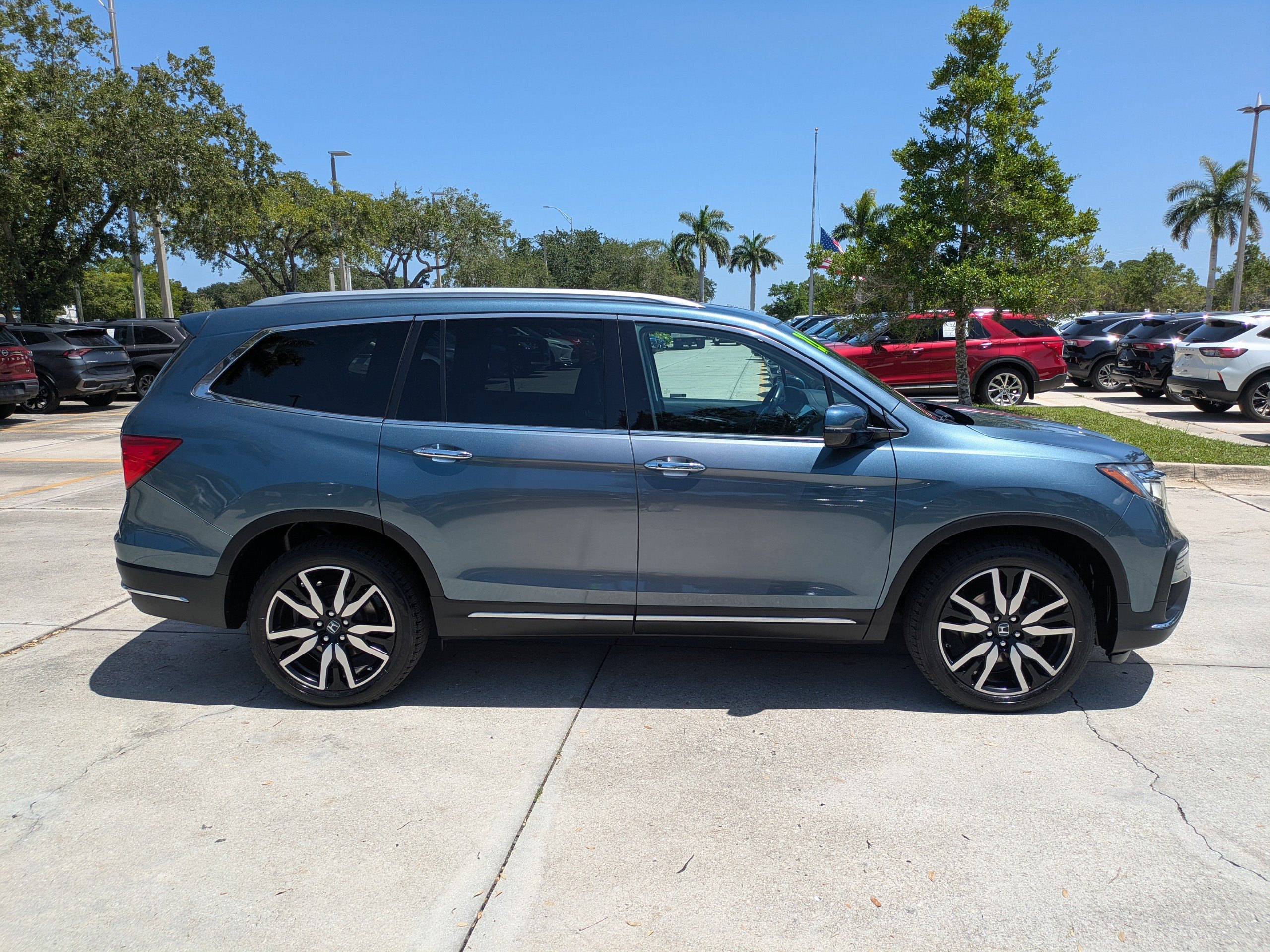 Used 2021 Honda Pilot Elite image 3