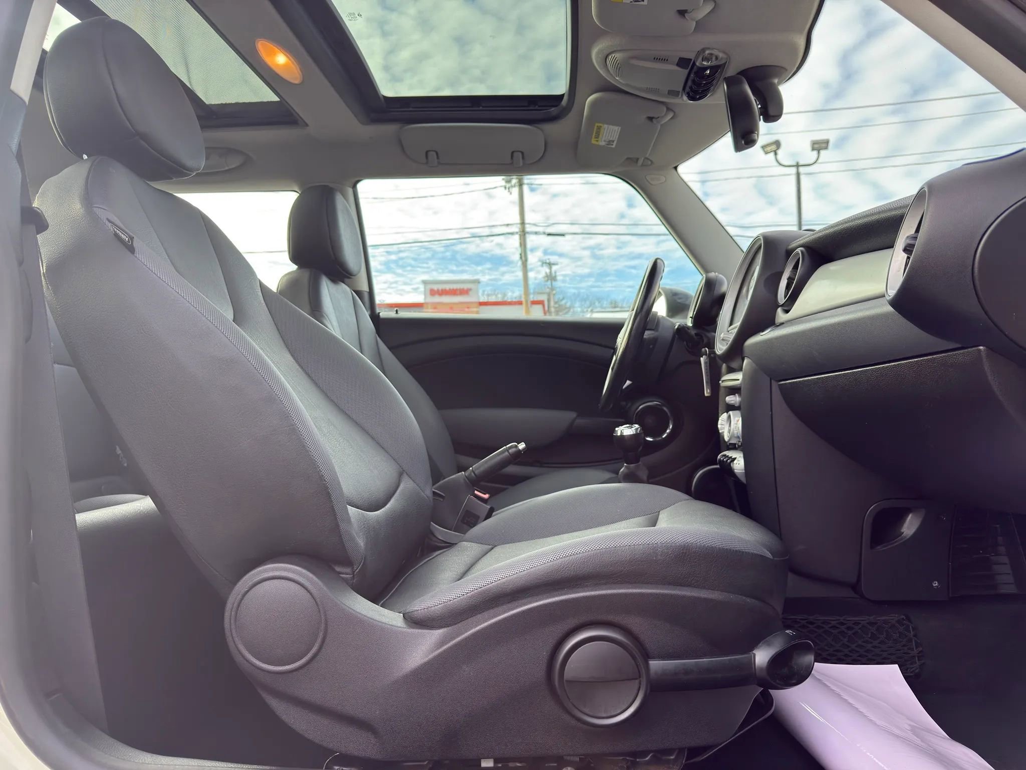 Used 2010 MINI Cooper Hardtop image 18