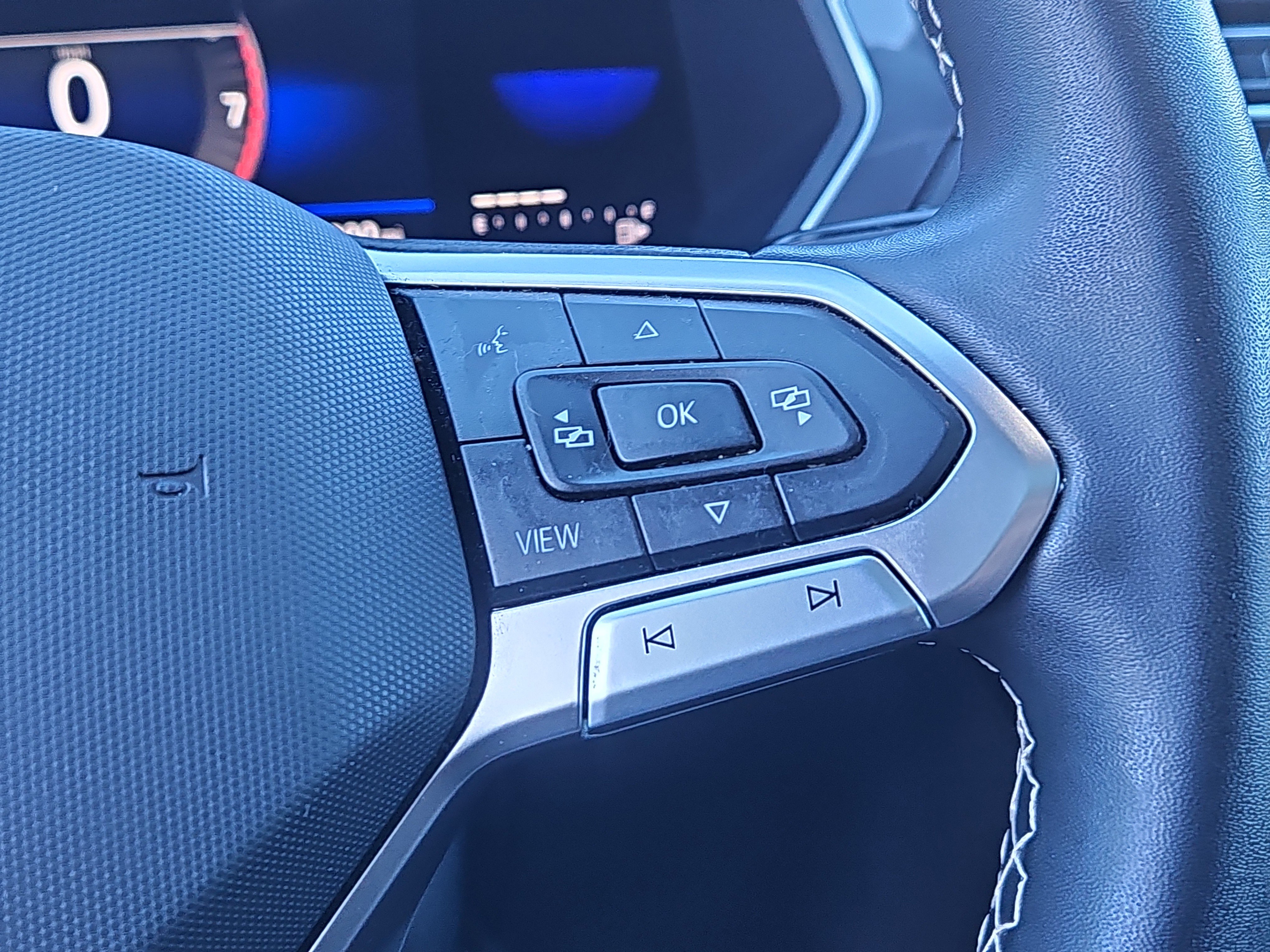 Certified 2022 Volkswagen Tiguan SE w/ Panoramic Sunroof Package image 18