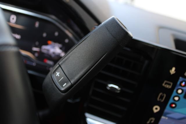 Used 2025 GMC Sierra 1500 SLT AWD/4WD image 11