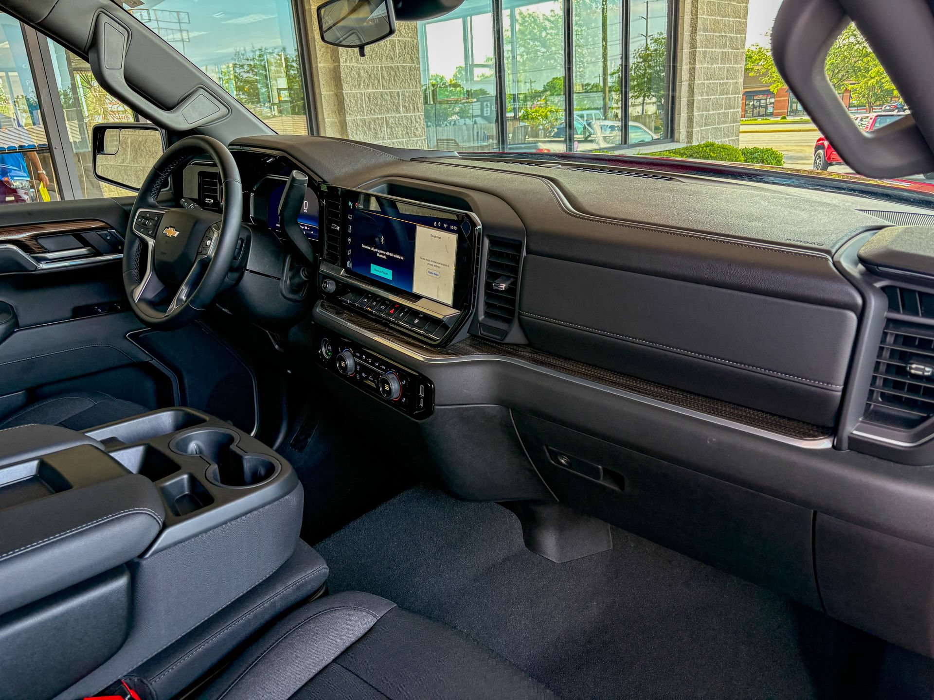 Used 2024 Chevrolet Silverado 1500 LT AWD/4WD image 24