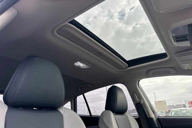 Used 2019 Subaru Crosstrek Hybrid w/ Moonroof Package w/Navigation AWD/4WD image 19