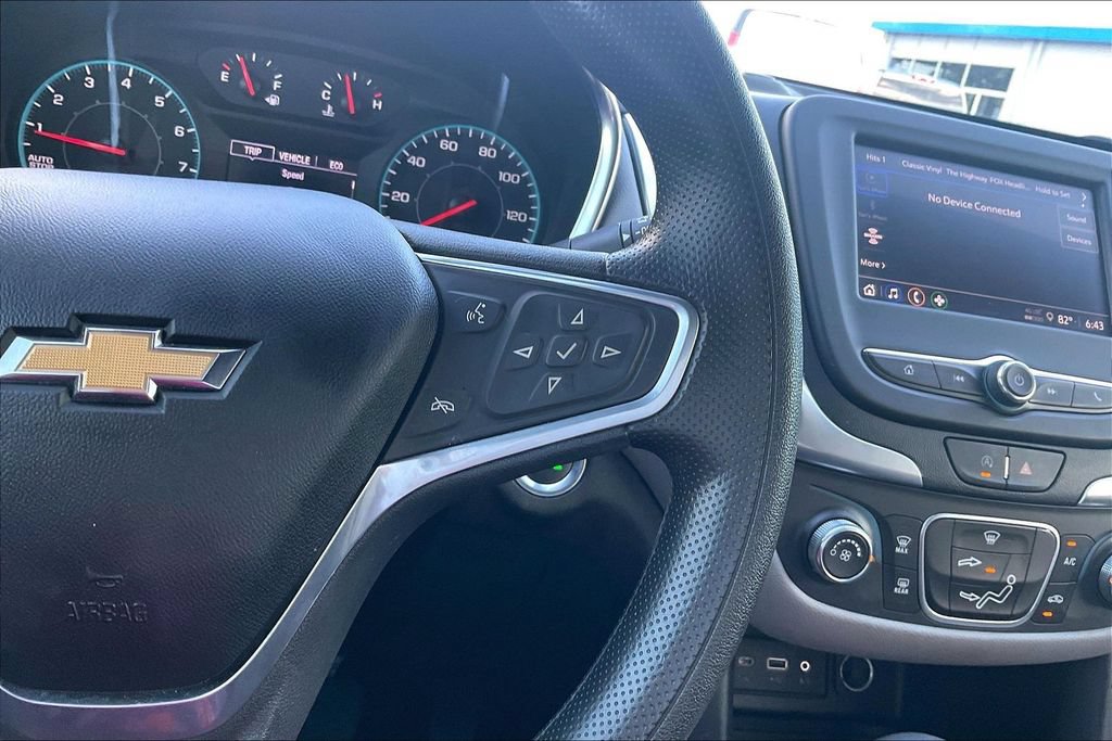 Used 2022 Chevrolet Equinox LS AWD/4WD image 12