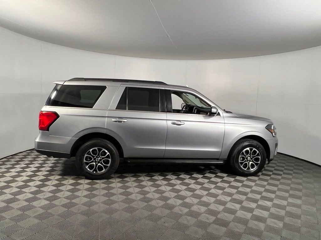 Used 2024 Ford Expedition XLT image 4