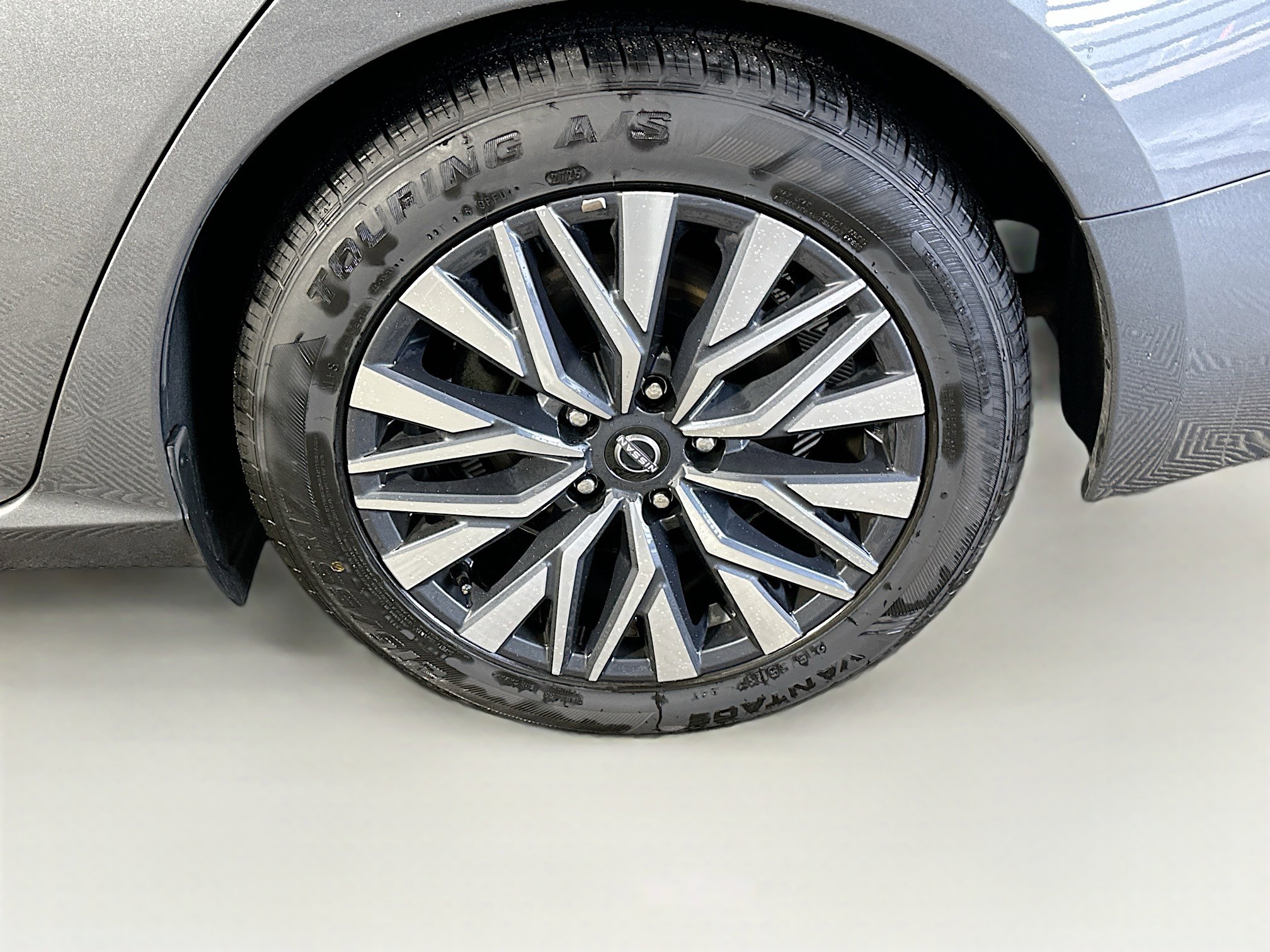 Used 2025 Nissan Altima 2.5 SV image 11