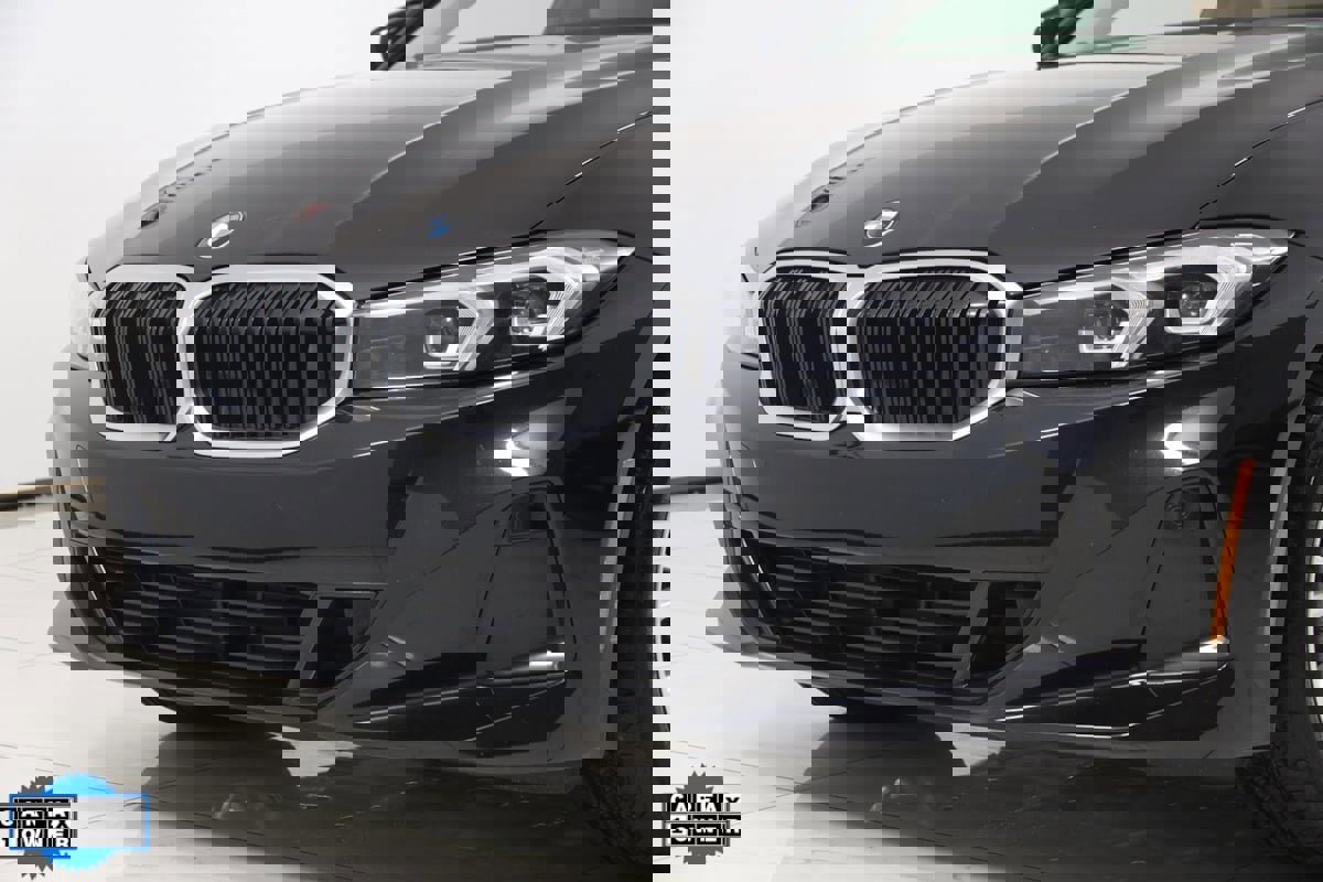 Used 2023 BMW 330i xDrive Sedan w/ Driving Assistance Package image 60