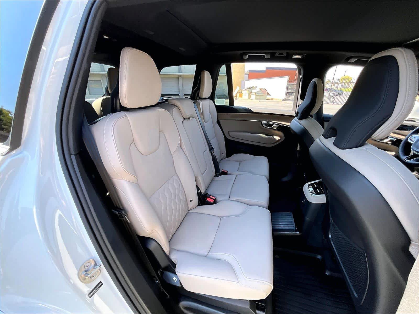 Used 2026 Volvo XC90 T8 Plus w/ Protection Package Premier AWD/4WD image 30