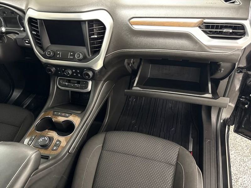 Used 2022 GMC Acadia SLE image 19