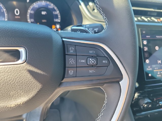 Used 2025 Jeep Grand Cherokee Laredo RWD image 18