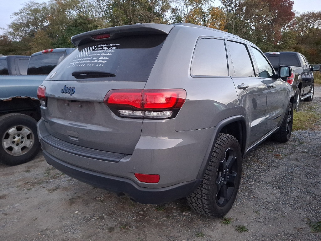 Used 2019 Jeep Grand Cherokee Laredo AWD/4WD image 3