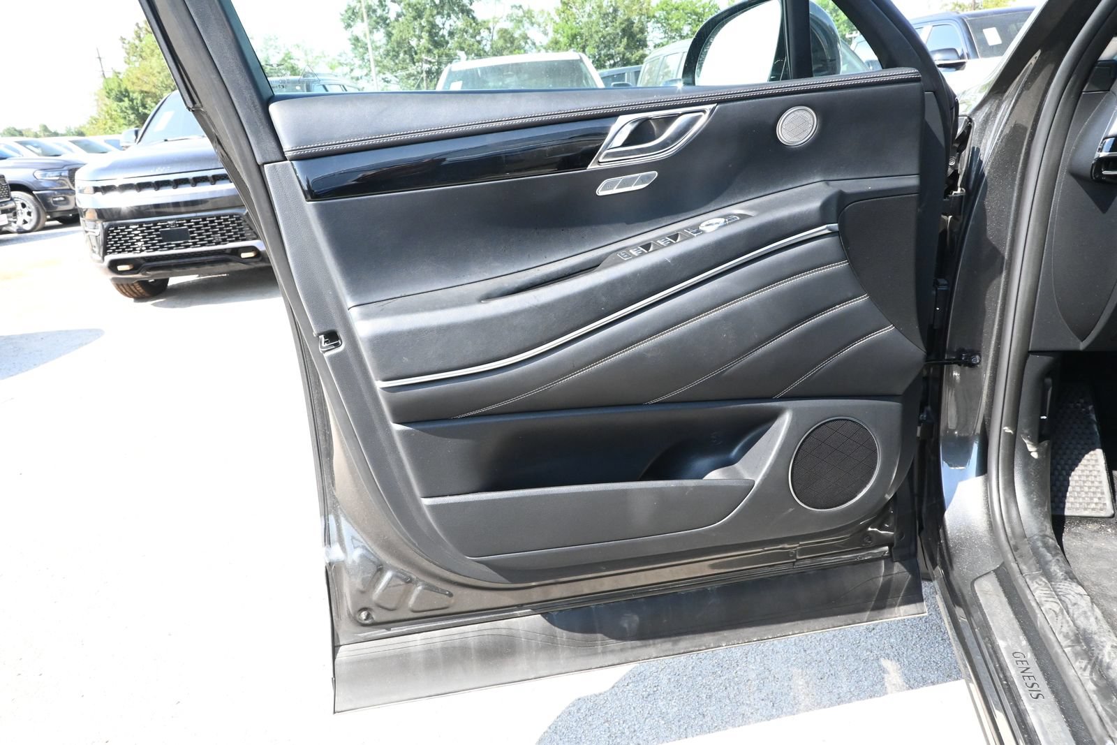 Used 2025 Genesis GV80 2.5T Standard AWD/4WD image 8