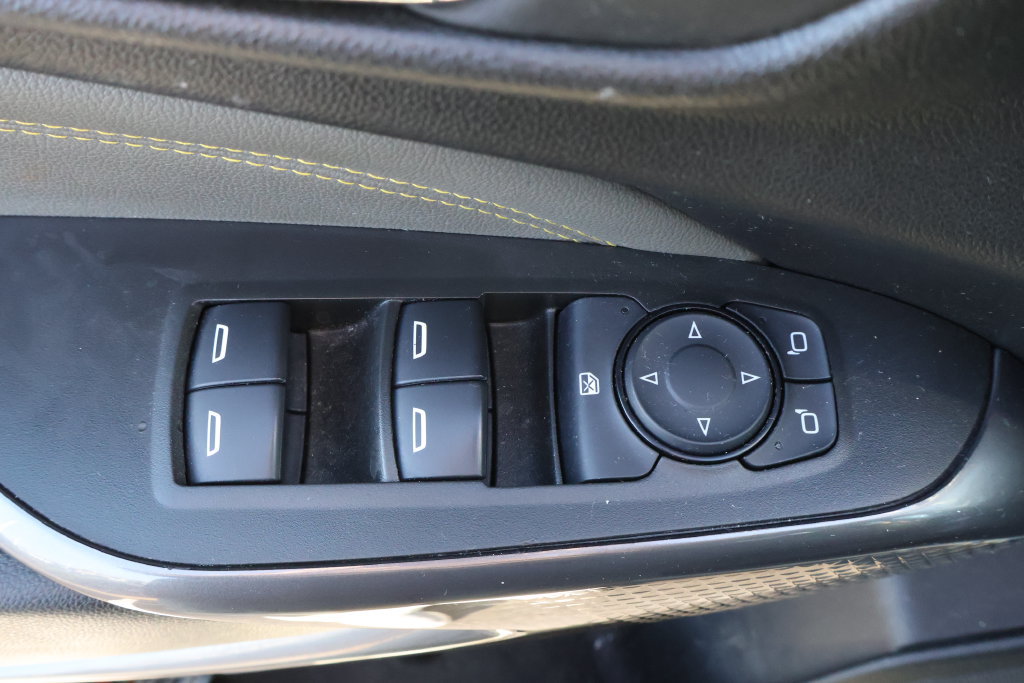 Used 2024 Chevrolet Trax ACTIV w/ Sunroof Package FWD image 13