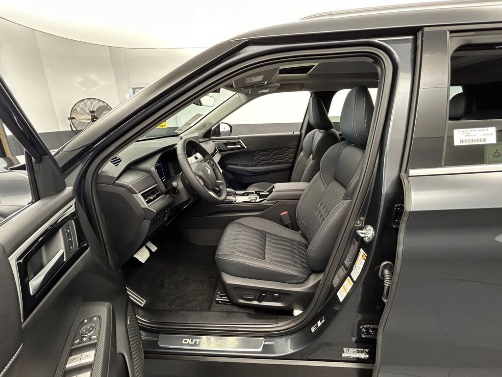 New 2026 Mitsubishi Outlander SEL FWD image 10