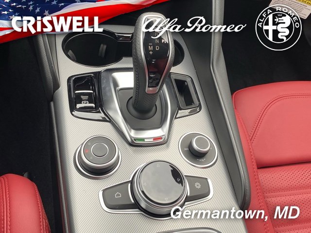 New 2025 Alfa Romeo Giulia AWD image 33