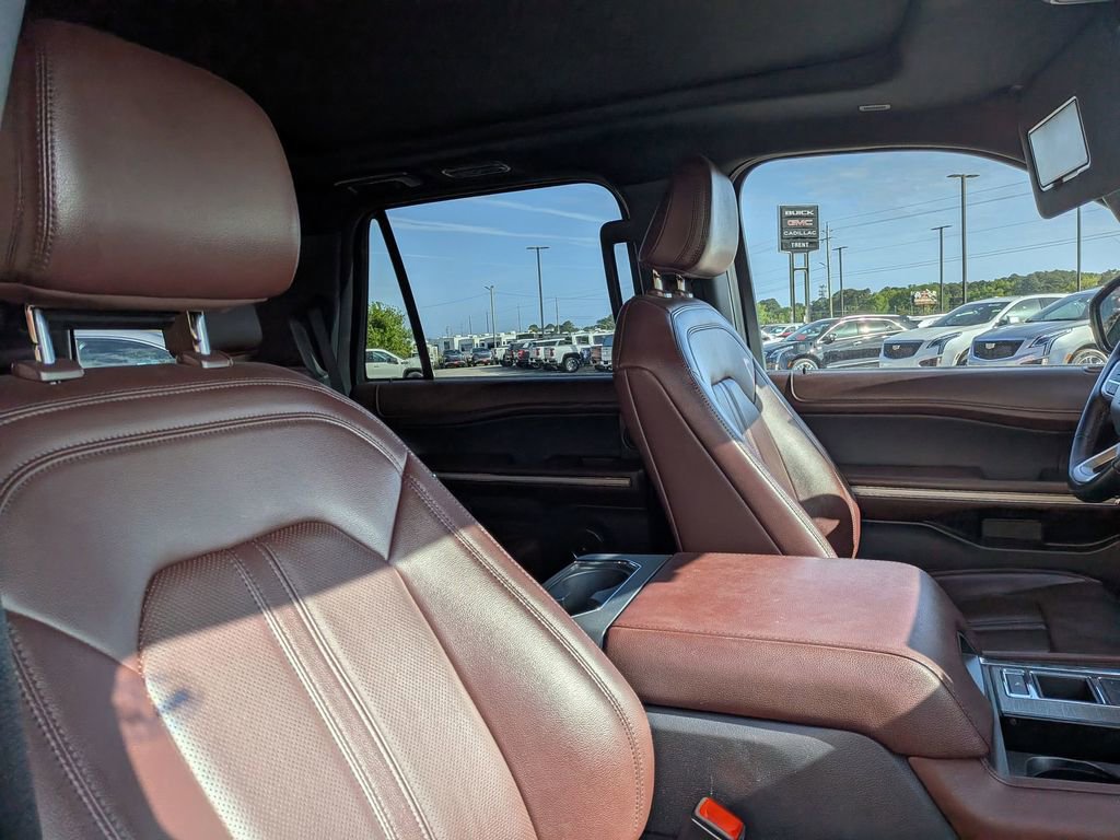 Used 2024 Ford Expedition Limited image 29