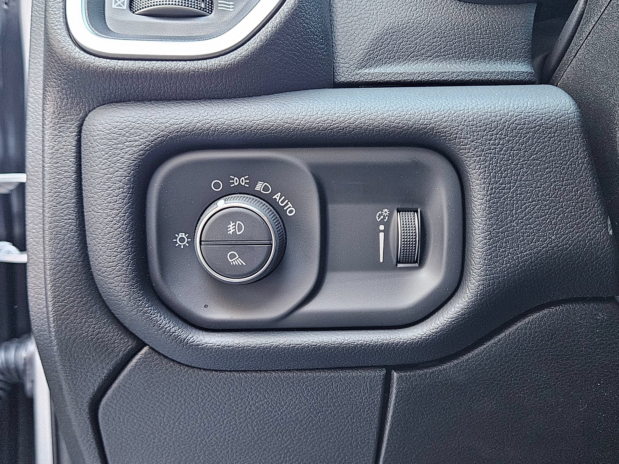 New 2026 RAM 2500 Big Horn AWD/4WD image 18