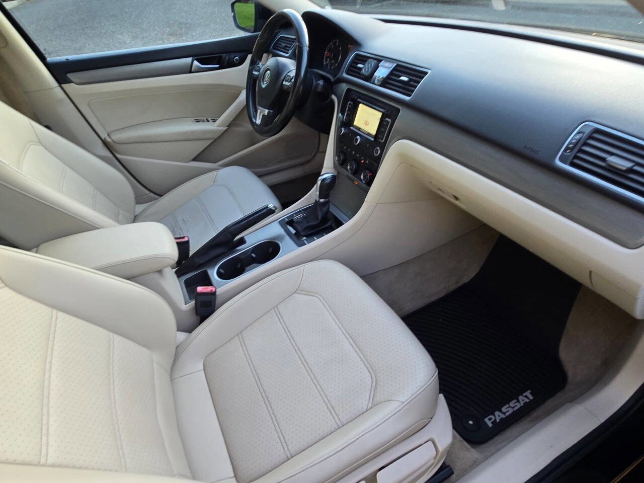 Used 2014 Volkswagen Passat TDI SE FWD image 6