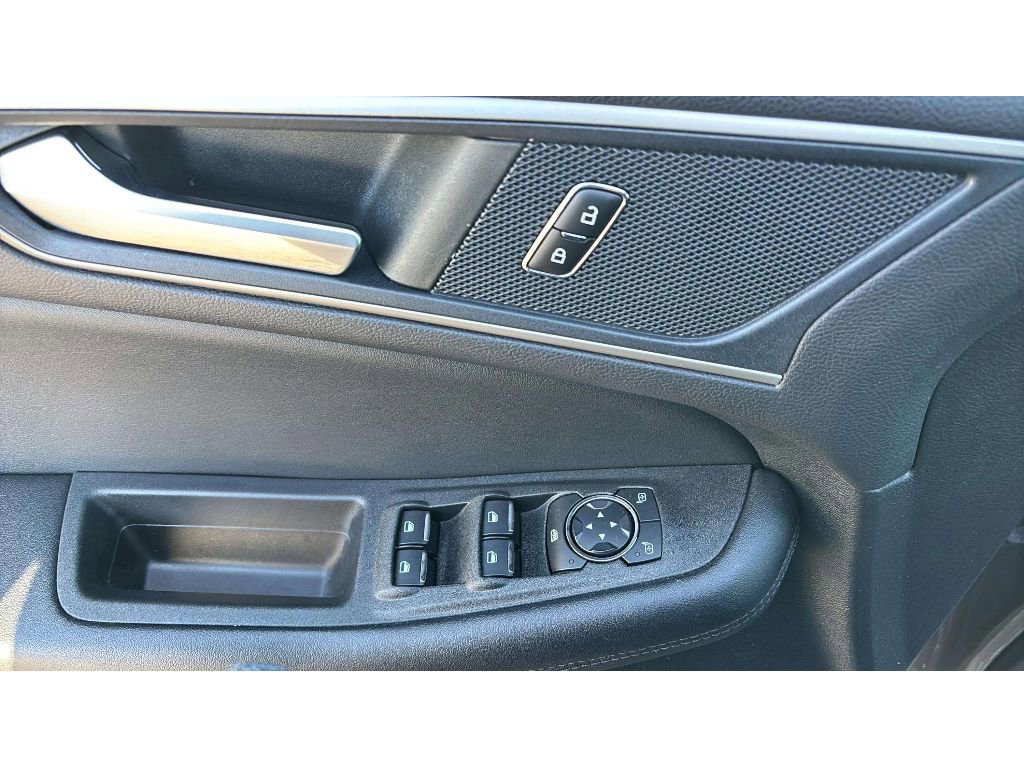 Used 2022 Ford Edge SEL w/ Convenience Package image 18