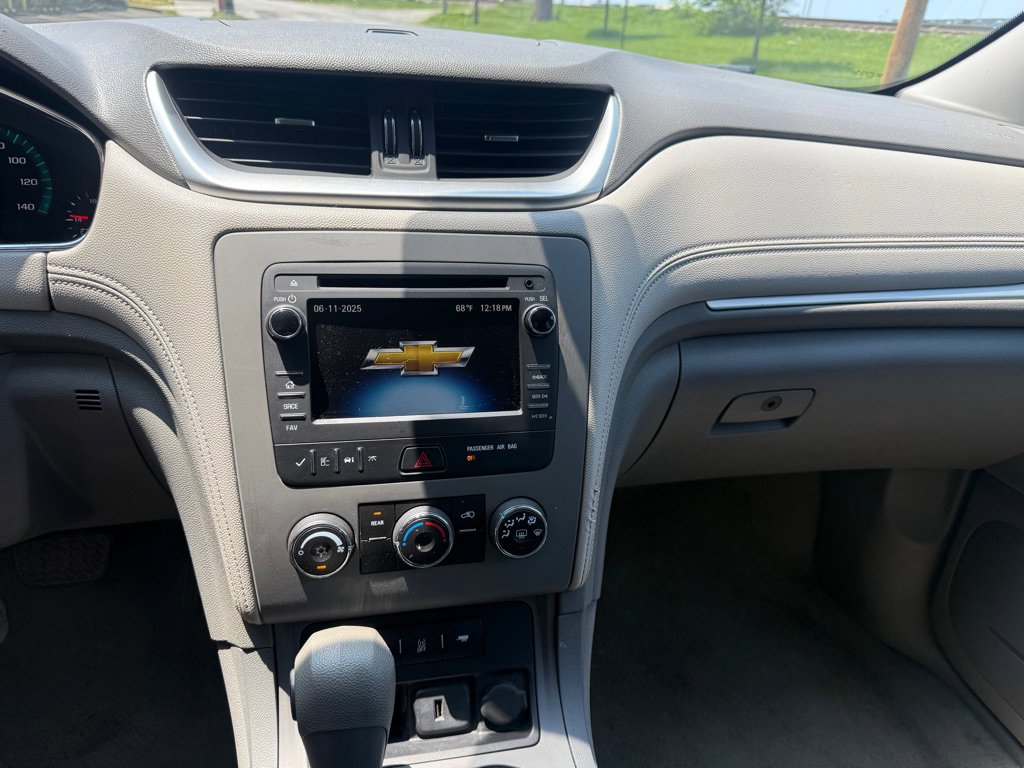 Used 2016 Chevrolet Traverse LS FWD image 15