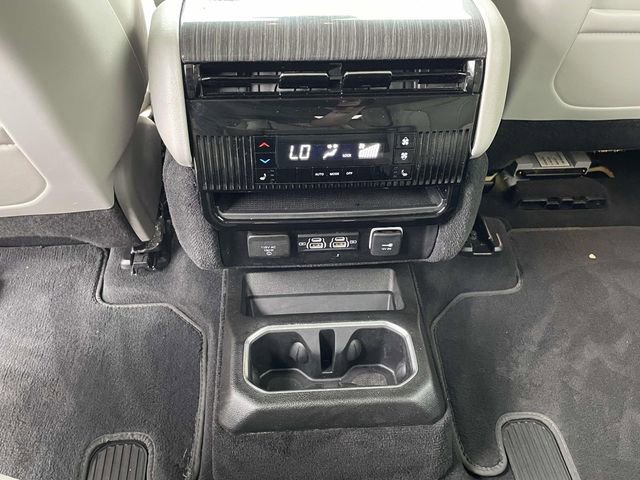 Used 2022 Jeep Wagoneer Series III w/ Rear Seat Video Group 1 image 26