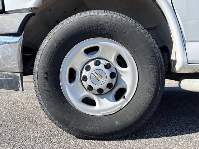 Used 2024 Chevrolet Express 2500 w/ Driver Convenience Package RWD image 15