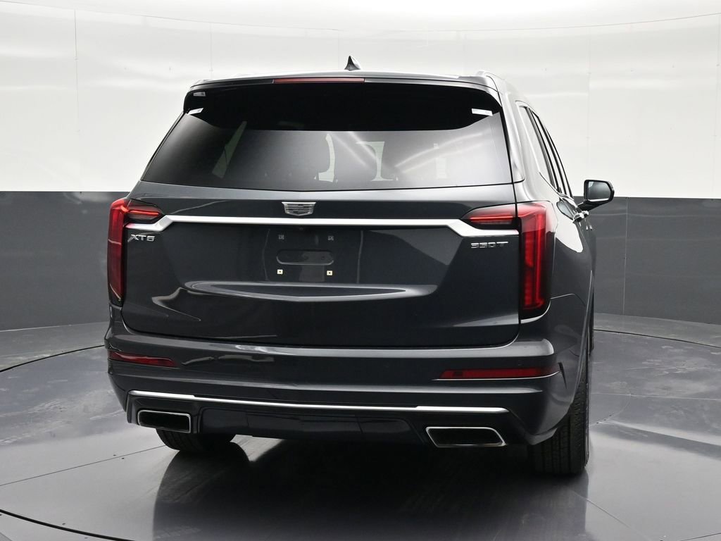 Used 2022 Cadillac XT6 Luxury image 2