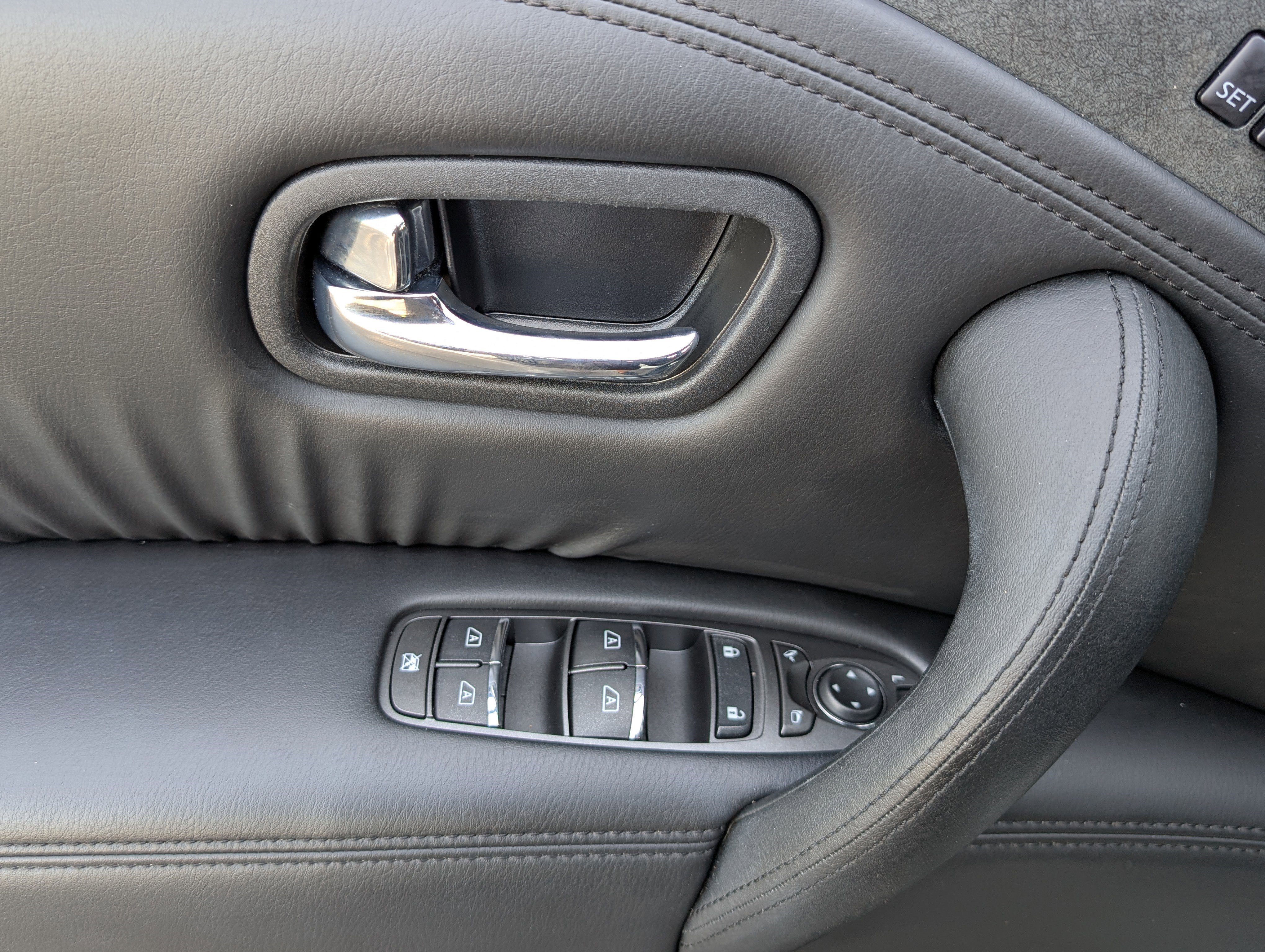 Used 2023 Nissan Armada SL w/ Midnight Edition Package image 16