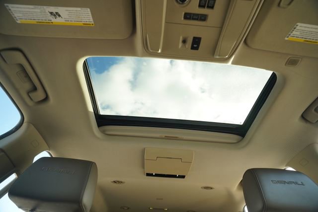 Used 2018 GMC Yukon Denali w/ Denali Ultimate Package image 12