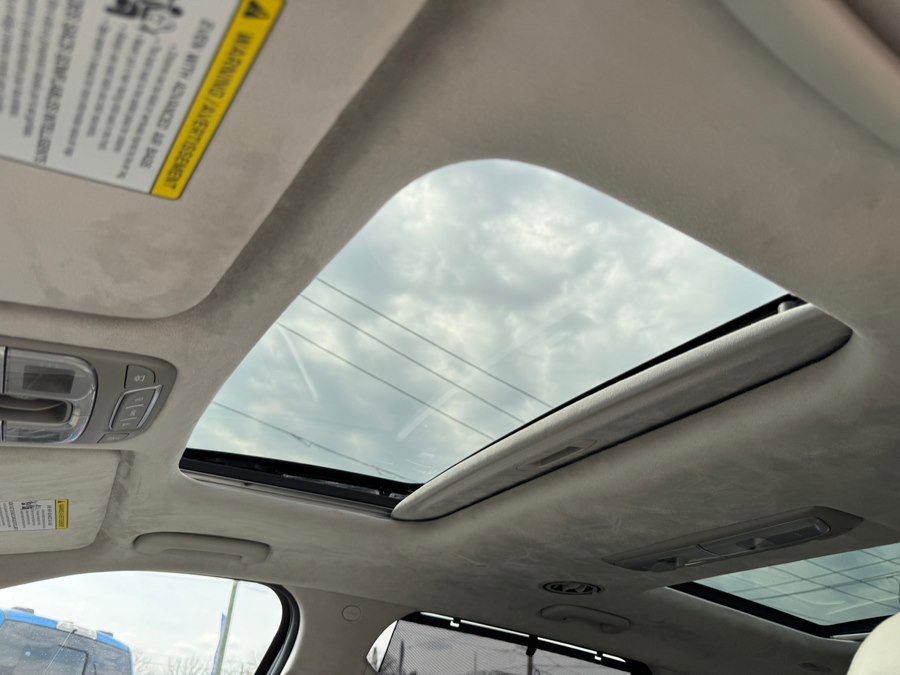 Used 2022 Kia Telluride SX w/ SX Prestige Package image 56