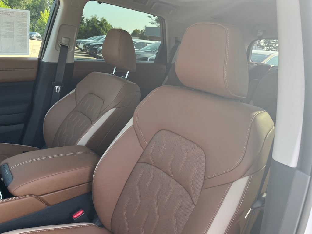 New 2026 Nissan Pathfinder Platinum AWD/4WD image 12