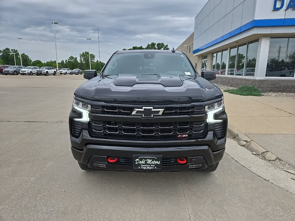 Used 2024 Chevrolet Silverado 1500 LT Trail Boss w/ Convenience Package II AWD/4WD image 3