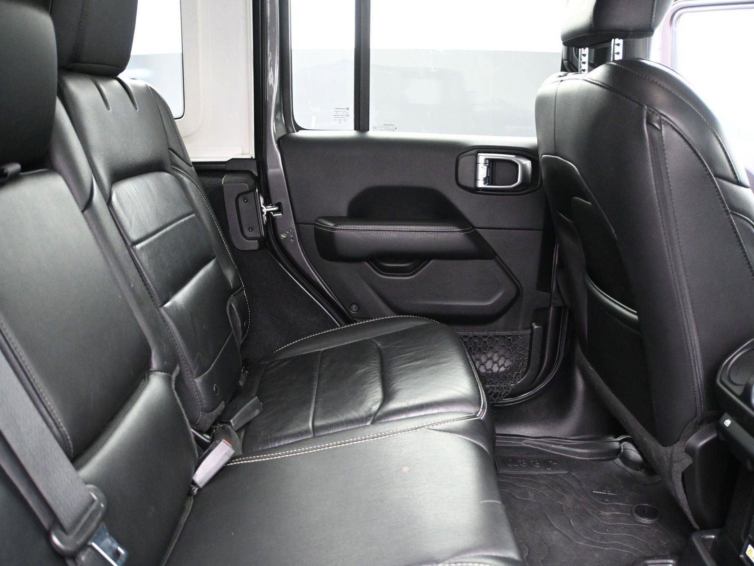 Used 2018 Jeep Wrangler Unlimited Sahara image 21