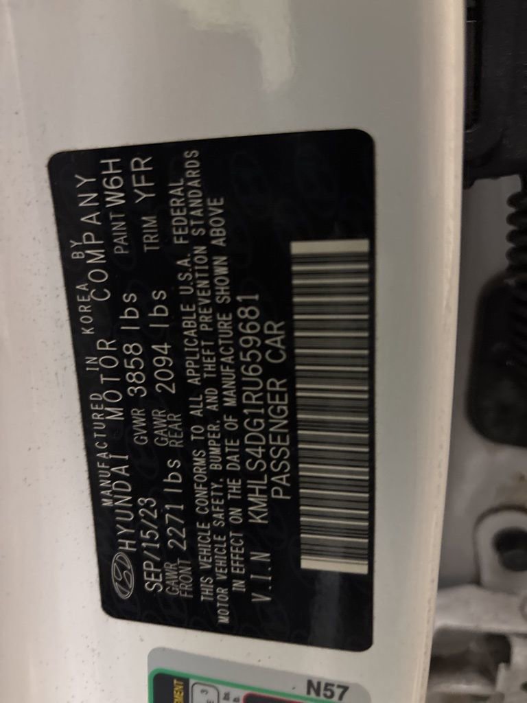 Used 2024 Hyundai Elantra SEL w/ Convenience Package image 13