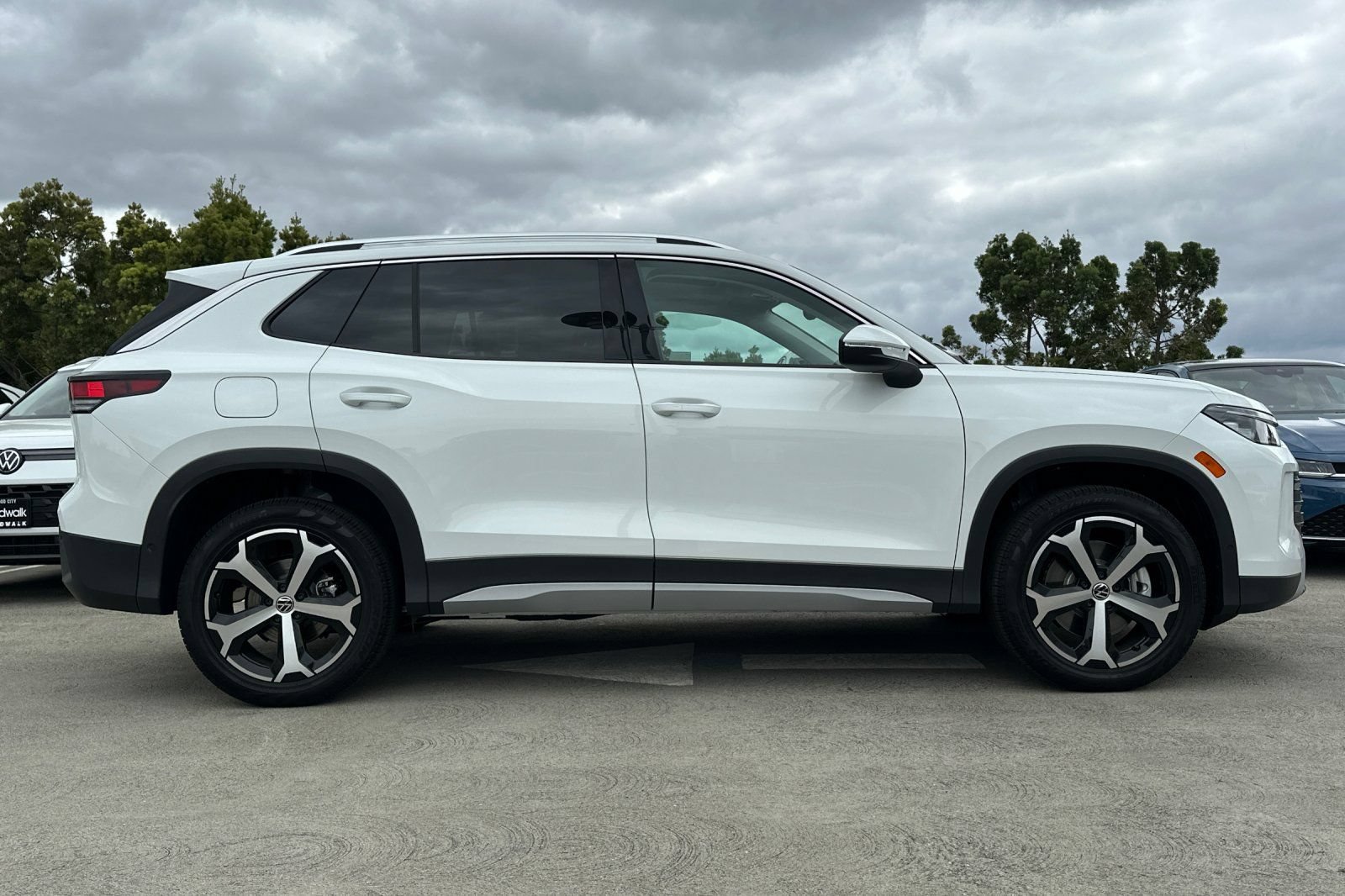 New 2026 Volkswagen Tiguan SE AWD/4WD image 3
