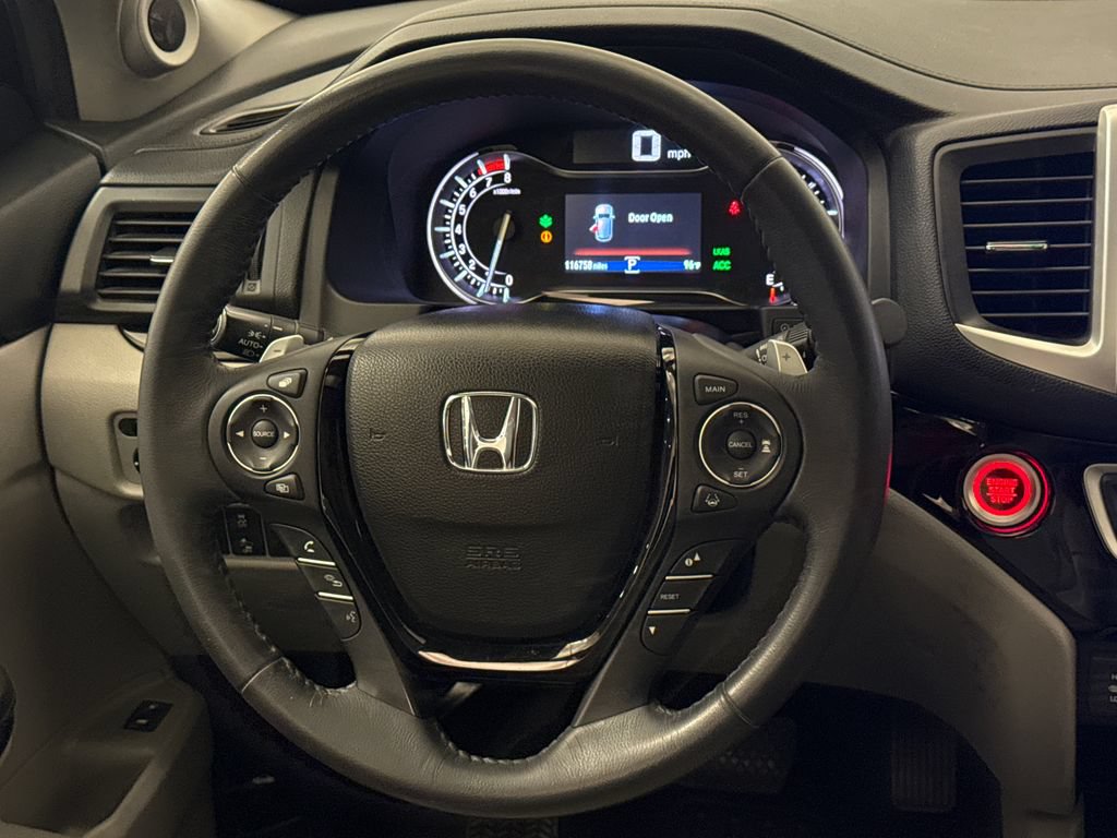 Used 2018 Honda Pilot Touring image 14