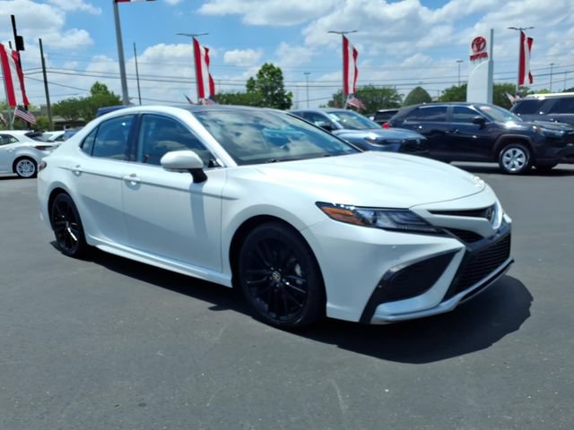 Used 2022 Toyota Camry XSE w/ Navigation Package FWD image 1