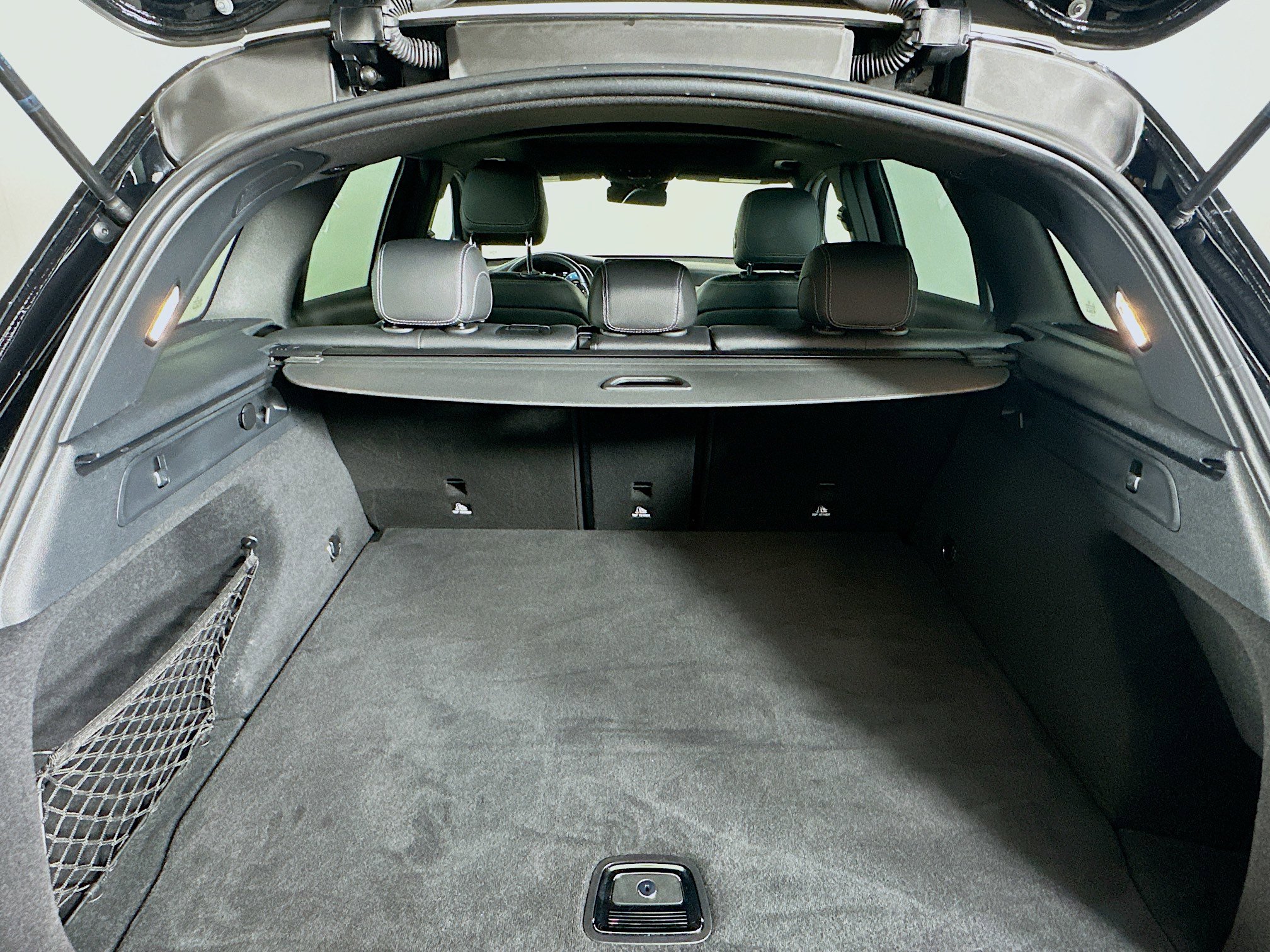 Used 2022 Mercedes-Benz GLC 300 4MATIC w/ Premium Package Lite image 30