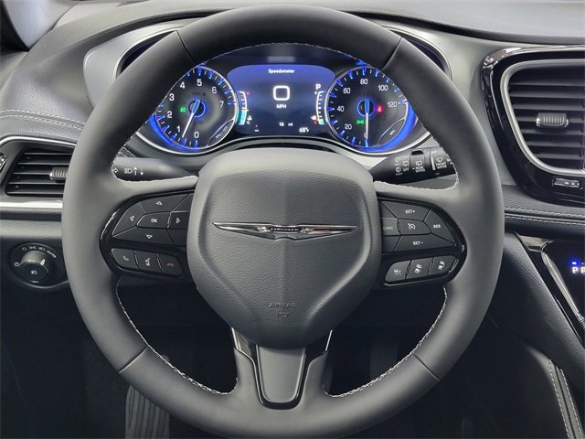 New 2026 Chrysler Pacifica Limited w/ S Appearance Package image 28
