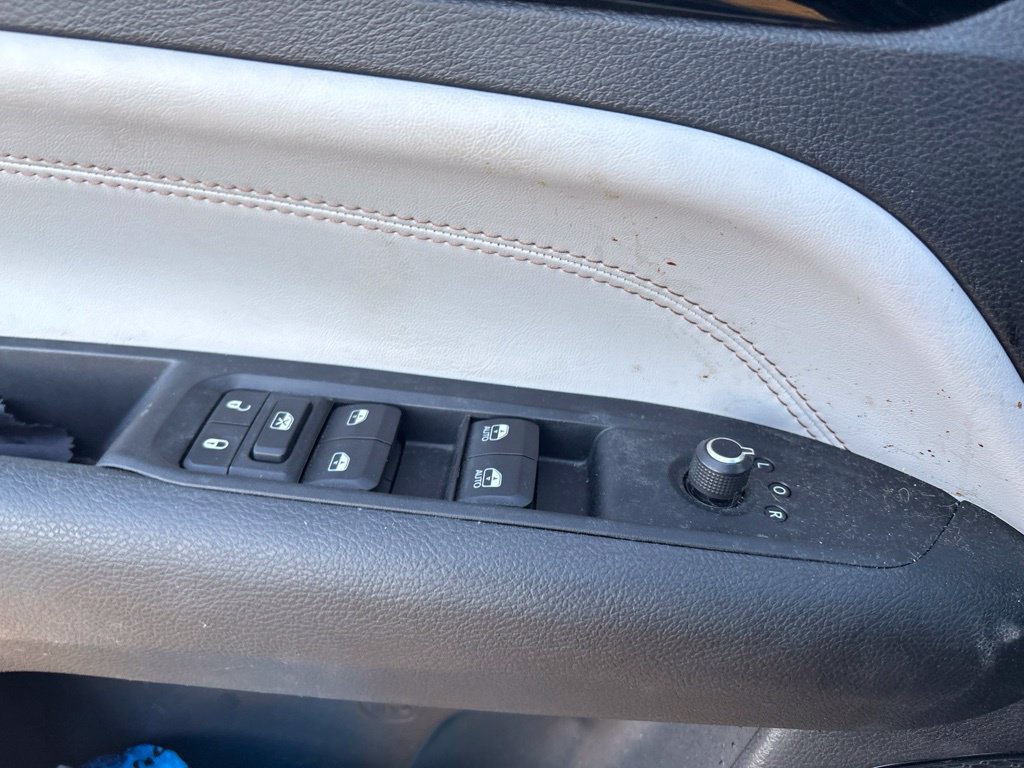 Used 2022 Jeep Compass Limited AWD/4WD image 29