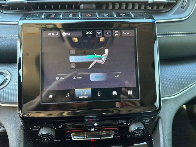 Used 2023 Jeep Grand Cherokee Laredo w/ Luxury Tech Group I AWD/4WD image 24