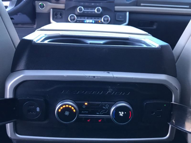 Used 2023 Ford Expedition Limited image 55