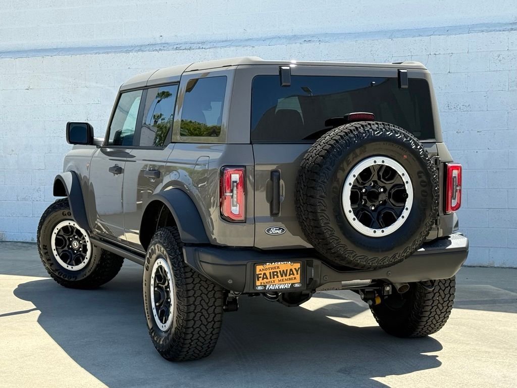 New 2026 Ford Bronco Badlands w/ Sasquatch Package AWD/4WD image 4