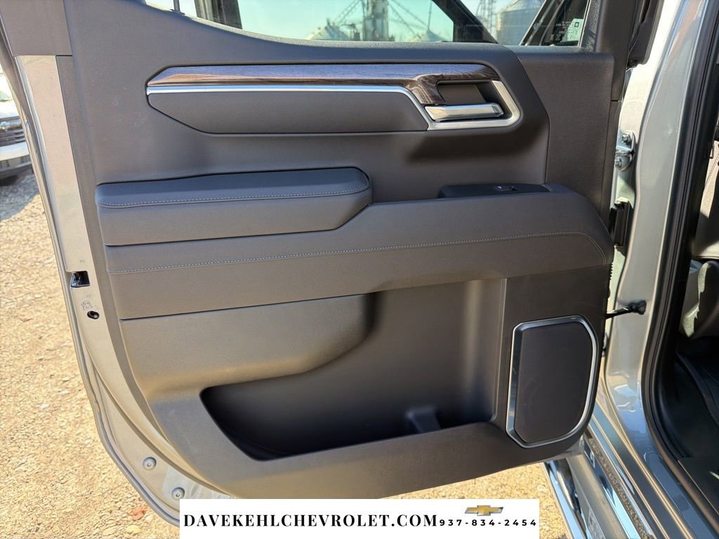 Used 2025 Chevrolet Silverado 1500 LTZ w/ LTZ Premium Package image 18