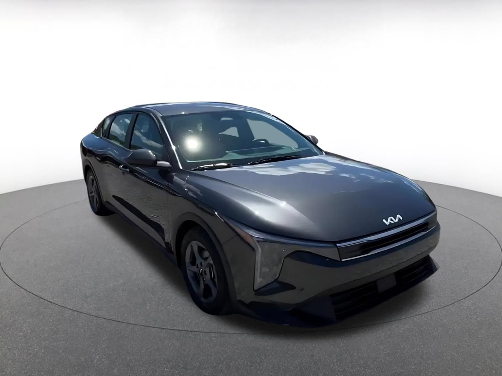 Used 2025 Kia K4 FWD image 3