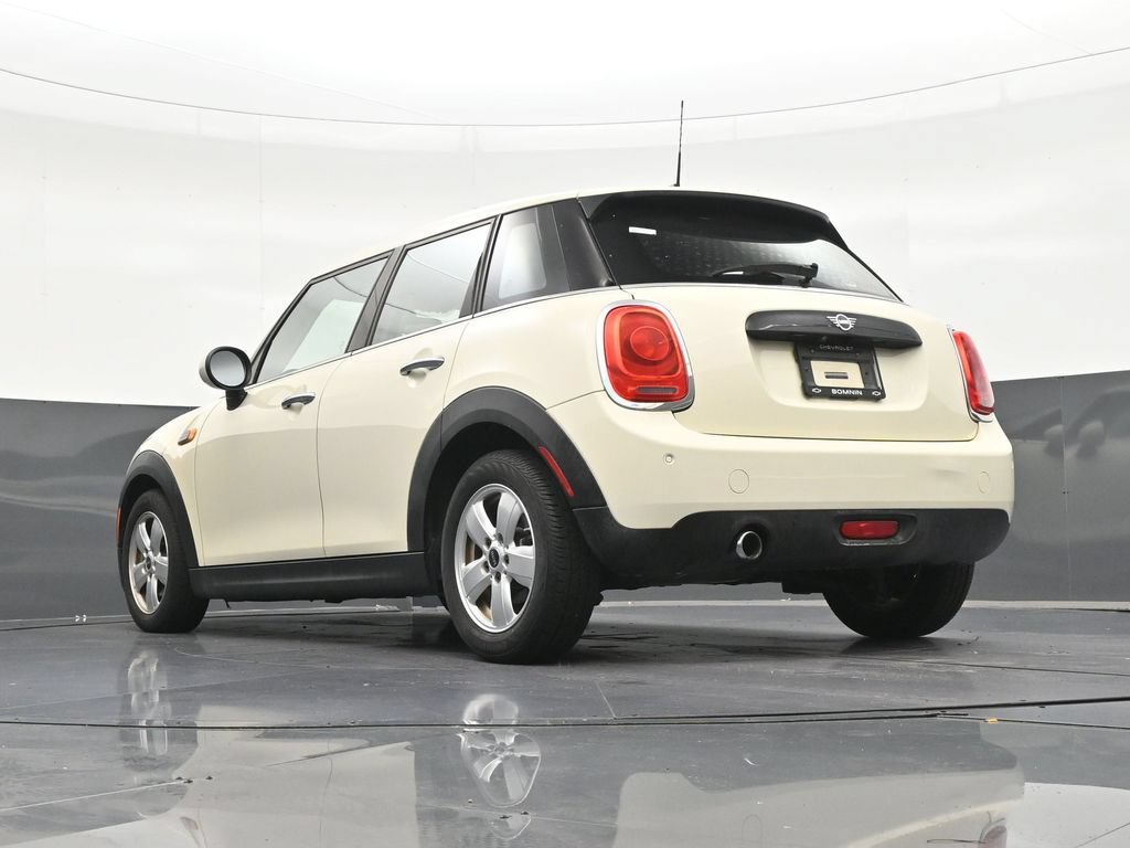 Used 2019 MINI Cooper 4-Door Hardtop w/ Signature Upholstery Package FWD image 26