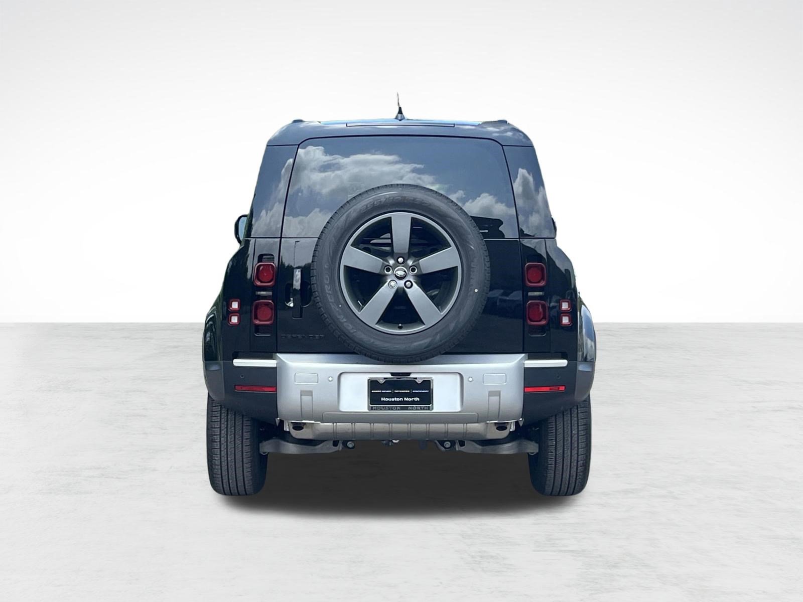 Used 2025 Land Rover Defender 110 S image 9