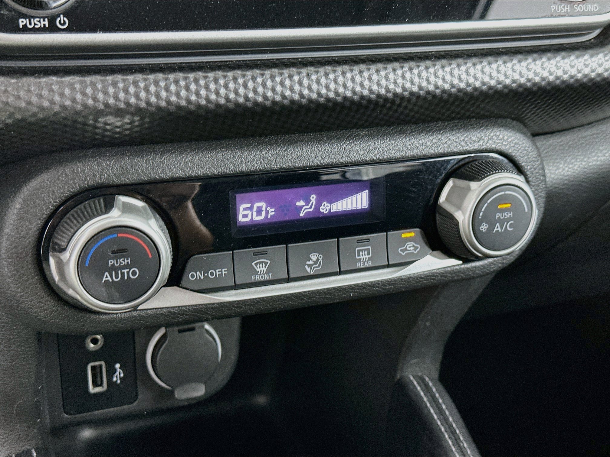 Used 2018 Nissan Kicks SV FWD image 22