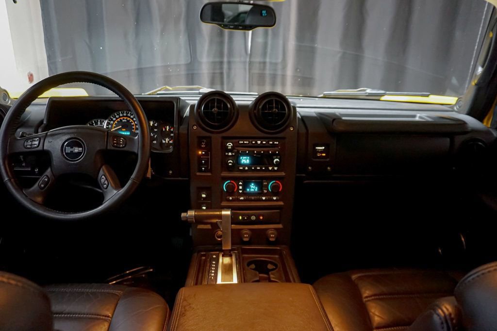 Used 2005 HUMMER H2 w/ Preferred Equipment Group image 10