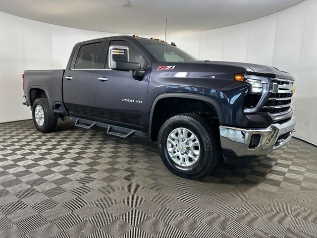 Used 2024 Chevrolet Silverado 2500 LTZ w/ LTZ Premium Package AWD/4WD image 2
