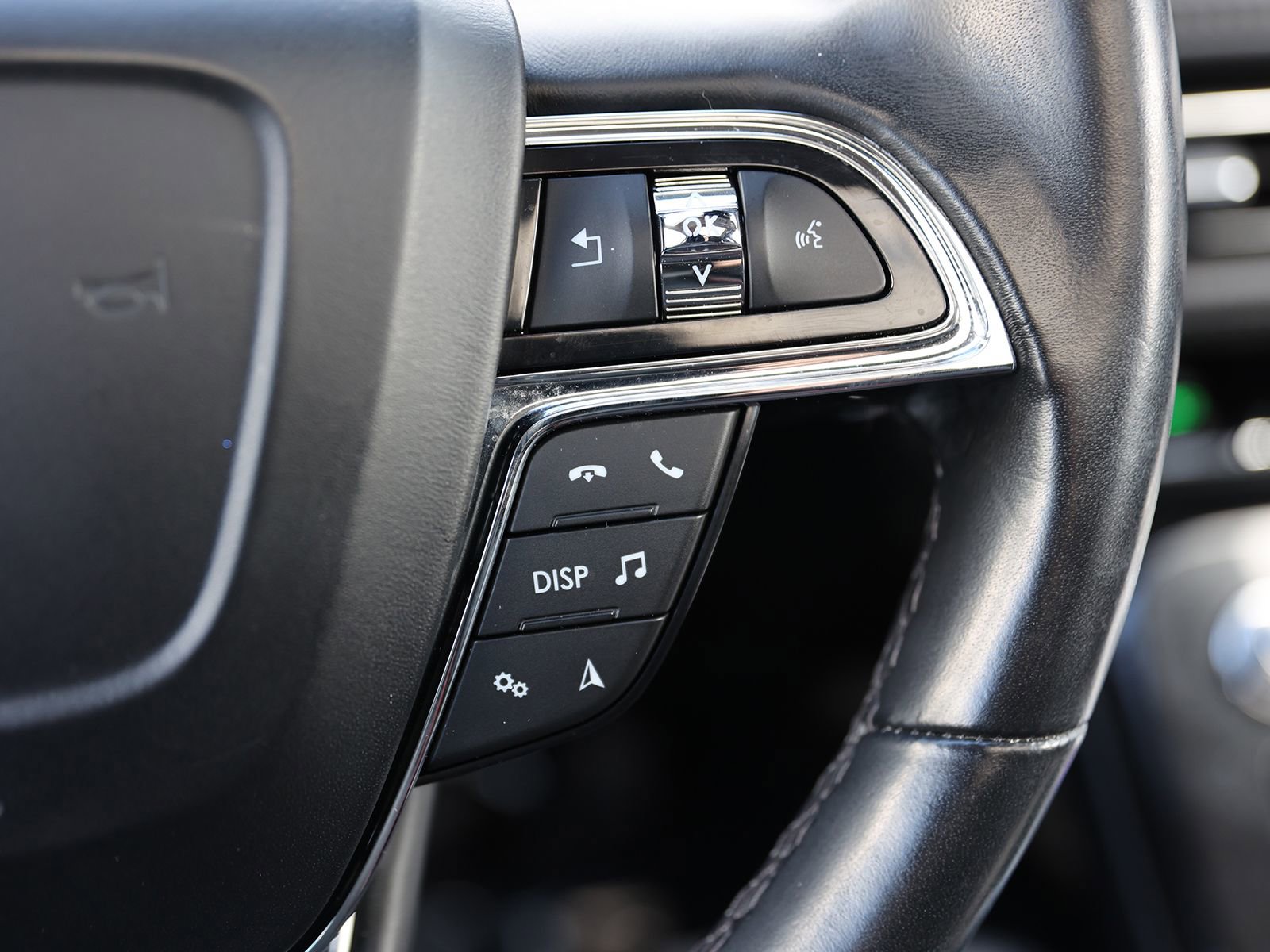 Used 2022 Lincoln Nautilus Reserve image 36